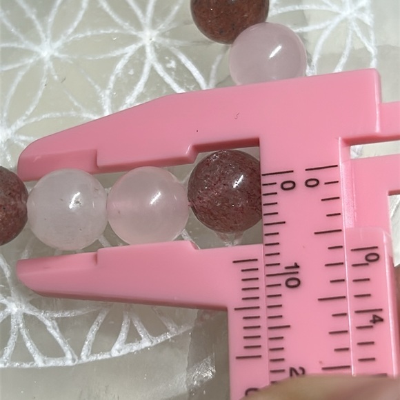 Hand made healing crystal stretch bracelet - Picture 5 of 5